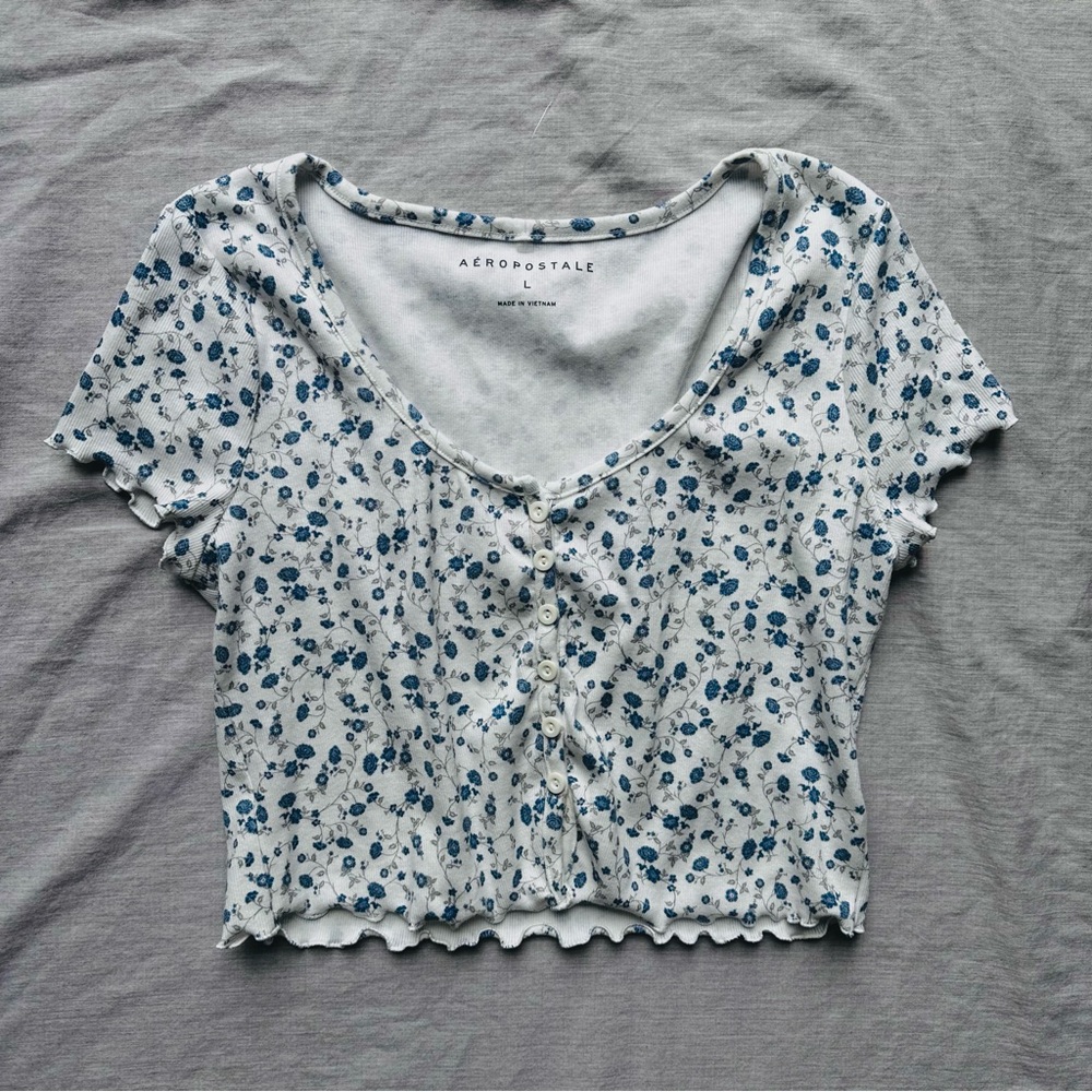 Cropped Top - Picture 2 of 5